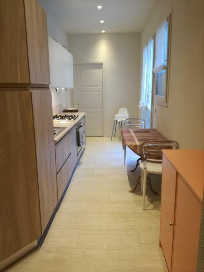 La Casa Di Anna Apartment เวียเรจโจ ภายนอก รูปภาพ