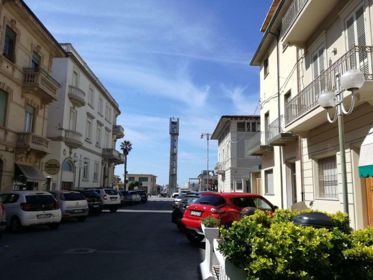 La Casa Di Anna Apartment เวียเรจโจ ภายนอก รูปภาพ